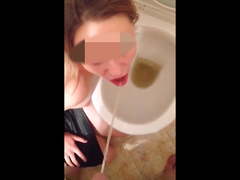 My gf drink piss